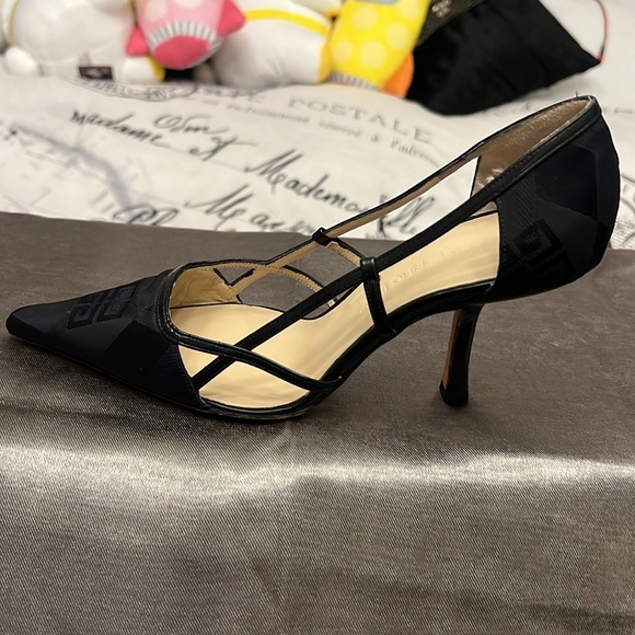 GIVENCHY Logo Black Pointed Toe Kitten Heels Size 37 - Picture 13 of 14